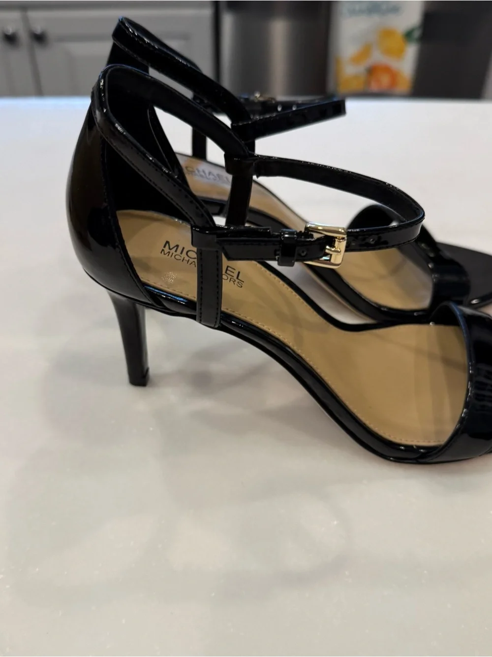 Michael Kors Simone Mid Heel Black Patent Sandals  6.5 New With Box